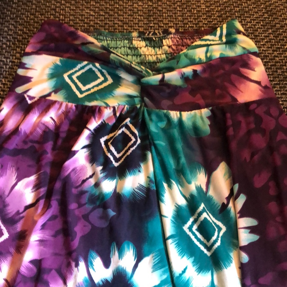 Beautiful skirt! - Picture 2 of 4